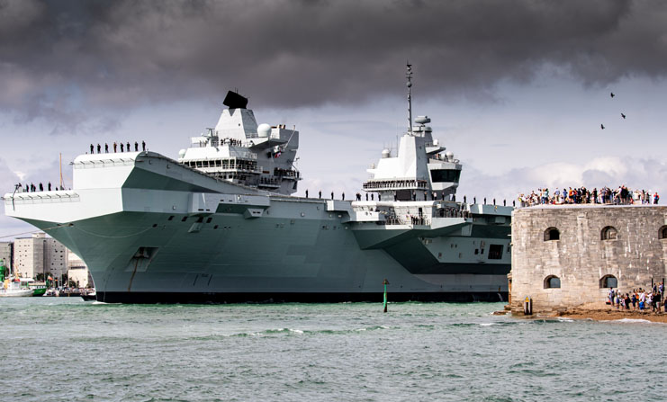 HMS Queen Elizabeth leaving Portsmouth