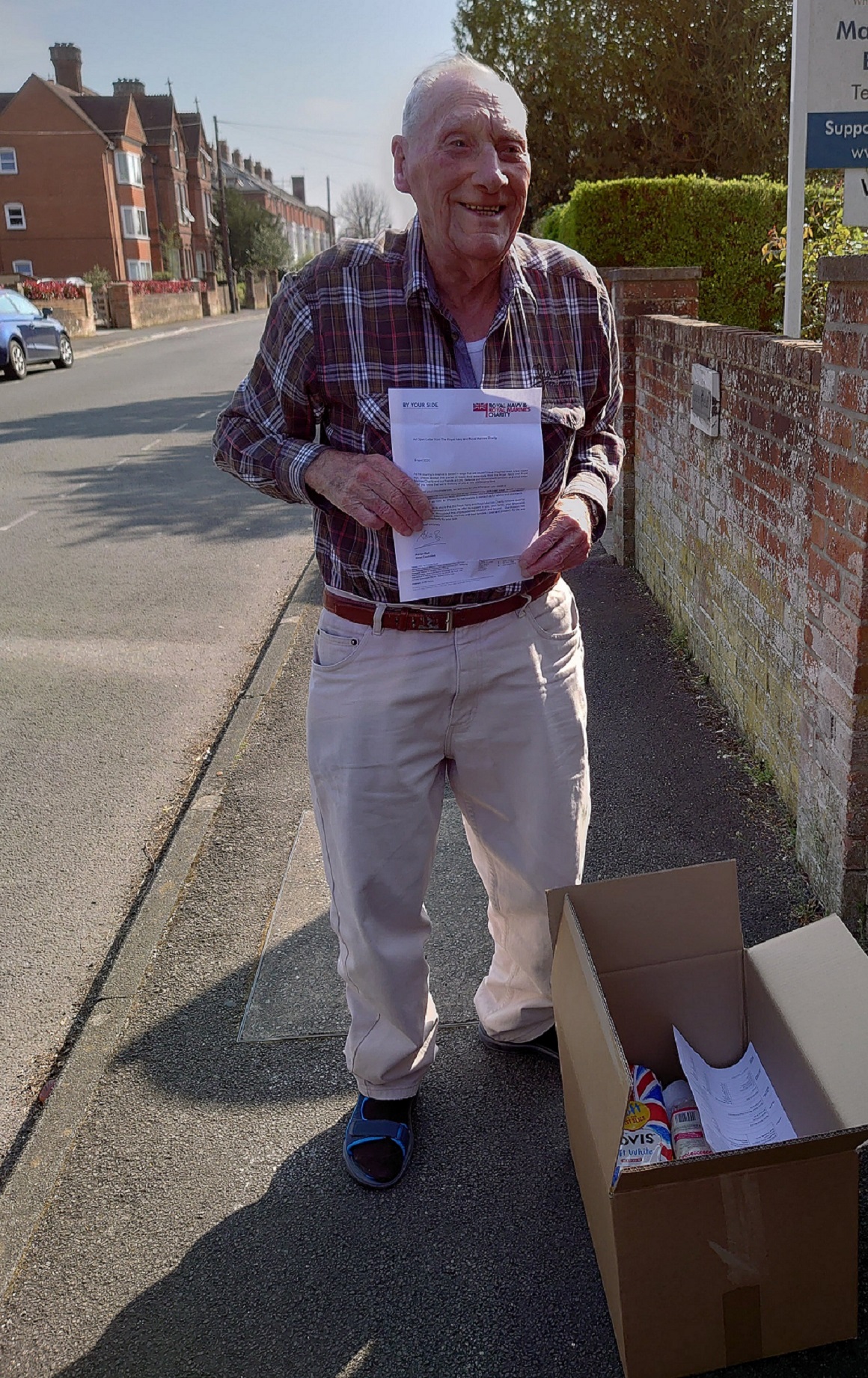 WW2 Royal Navy veteran Bill Silvester receives care package from RNRMC