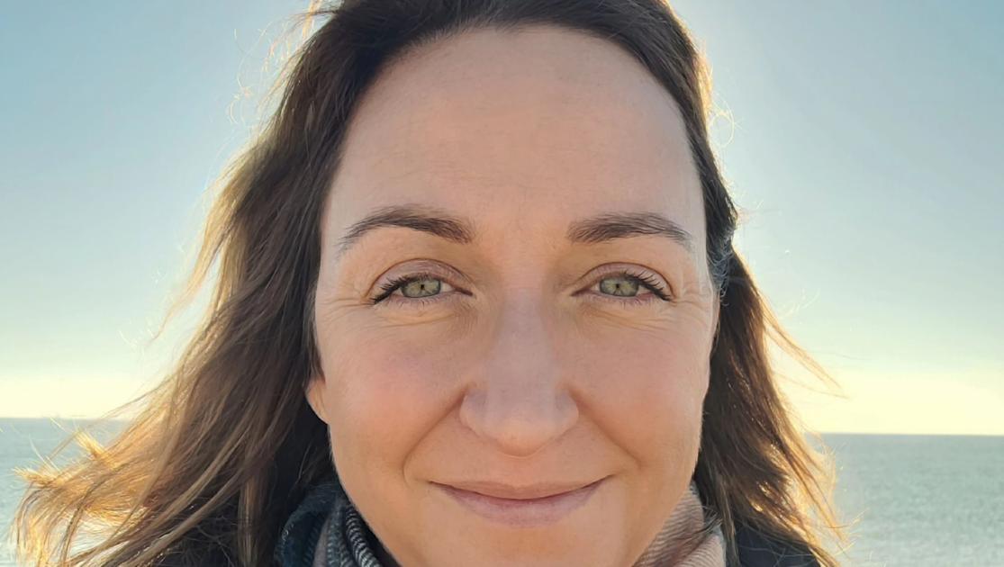 Lady looking directly into the camera