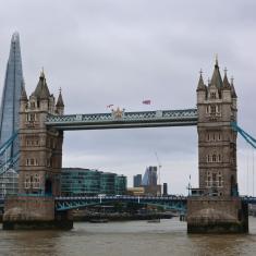 London bridge on a gloomy day